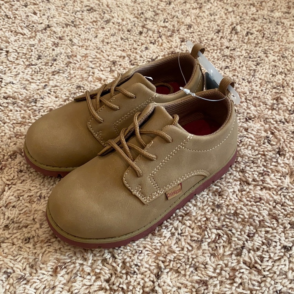 NWT OshKosh brand boys size 11 tan dress shoes